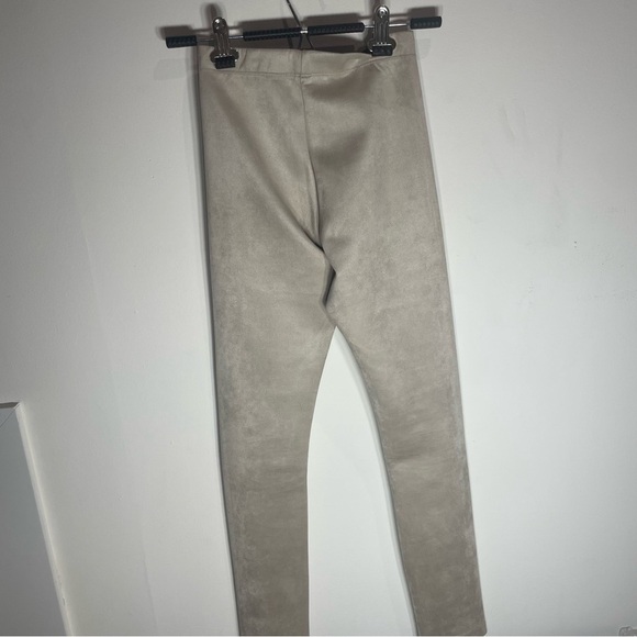 BCBGMaxAzria Women's Taupe Skinny Pants - Picture 3 of 3
